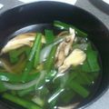 Poucette's cooksnap of when they made １０分で！ニラと舞茸の中華スープ♪.