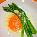 ky◯k◯'s cooksnap of when they made 簡単☆グリーンアスパラのソテー温泉卵添え.