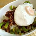 Ra16's cooksnap of when they made 牛挽肉とピーマンのエスニックどんぶり.