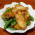 ukos's cooksnap of when they made スナップエンドウと鶏肉の生姜炒め.