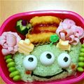 おやまめさん's cooksnap of when they made リトルグリーンメン キャラ弁 お弁当.