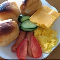 もうらん's cooksnap of when they made コストコディナーロールサンド.