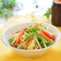 さとみわ's cooksnap of when they made 簡単　炙り揚げと彩り野菜のハリパリサラダ.