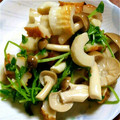 牛乳どーなつ's cooksnap of when they made さっぱり☆しめじと豆苗の麺つゆ豆乳和え.