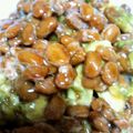 ＊みりあ＊'s cooksnap of when they made 簡単おつまみ。焼きアボガドの納豆和え.