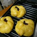 chicchi555's cooksnap of when they made ＨＢ使用　子供おやつ♪人参入りお花パン　.