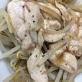 夜桜舞降's cooksnap of when they made 安レシピ★鶏胸肉ともやしの梅肉ソースあえ.