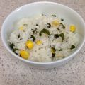 poncoro's cooksnap of when they made 塩麹コーン＊わかめご飯のおむすび♪.