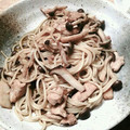 iyuppi's cooksnap of when they made 10分！お酒がすすむ 鶏と舞茸和風パスタ.