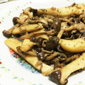yuuan＊'s cooksnap of when they made ★エリンギ♪しめじのガ-リｯク炒め★.