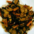 gemkaachan's cooksnap of when they made 甘さ控えめ☆ひじきの煮物.