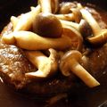 *うさーぎ*'s cooksnap of when they made 簡単煮込みハンバーグ.