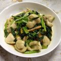 たくも～ママ's cooksnap of when they made 鶏皮＆小松菜のにんにく炒め☆.