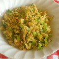 izuninko's cooksnap of when they made 小松菜と鮭フレークの彩り炒飯.