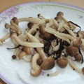 きらり流れ星's cooksnap of when they made しめじのバター焼き with 塩昆布.