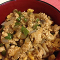 Petitmaru's cooksnap of when they made 丼にも◎鶏ひき肉と苦手野菜の甜麺醤炒め.
