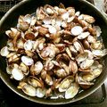 リオレイアリオレウス's cooksnap of when they made 簡単！アサリの酒蒸しバターにんにく風味.
