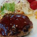2殿1姫母's cooksnap of when they made じゅわぁ〜と肉汁溢れる簡単ハンバーグ.