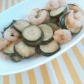 memgeg's cooksnap of when they made ズッキーニと海老の塩炒め.