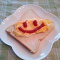 オレンジリング's cooksnap of when they made にこちゃんチーズオムレツトースト.