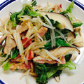 ｉｙコーギー's cooksnap of when they made 簡単♪もやしとレタスのシャキシャキ炒め.