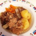 とっとこねこ's cooksnap of when they made ルクルーゼで肉じゃが.