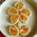 ぽよぽよちぃ's cooksnap of when they made 離乳食後期 お花のロールサンド.