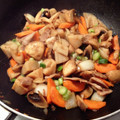 米俵米子's cooksnap of when they made 野菜たっぷり♪蓮根と豚肉の彩り甘酢炒め.