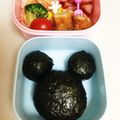Keiko98's cooksnap of when they made 簡単♪ミッキーのおにぎり〈キャラ弁〉.