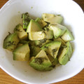 iketa's cooksnap of when they made アボカドのあおさのり和え.