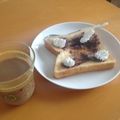 MikuMamaHY's cooksnap of when they made 甘～い♫あんこと生クリームのトースト.