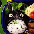 chisari's cooksnap of when they made キャラ弁*簡単♪トトロのおにぎり弁当.