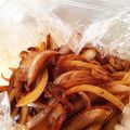 狛犬小屋's cooksnap of when they made 豚バラと玉ねぎのシンプル炒め.