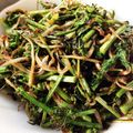 かず吉。's cooksnap of when they made 人参の葉のオリーブ炒め.