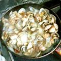 HIROMAYUママ's cooksnap of when they made 失敗なし!! あさりの酒蒸し.