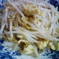 桃子san's cooksnap of when they made ふわふわ卵ともやしの簡単炒め物.