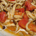 kucina's cooksnap of when they made 簡単トマトとしめじのにんにく炒め.