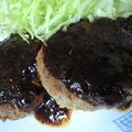 ゆずぴぃや's cooksnap of when they made ♫ 我が家の定番チーズ入りハンバーグ♫.