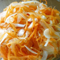 ♪おれんじ30♪'s cooksnap of when they made 新玉ねぎとにんじんの中華風サラダ.