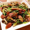 ユキぽっちん's cooksnap of when they made ☆豆苗としめじのガリバタ醤油炒め☆.