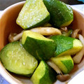koomee's cooksnap of when they made ｷｭｳﾘとしめじのごま油炒め.