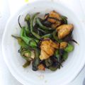 はらぺこゆかむし's cooksnap of when they made 鶏胸肉と細切りピーマンの塩こんぶ炒め.