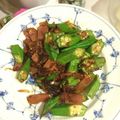 hanappi87's cooksnap of when they made ベーコンとおくらのニンニクおかか炒め.