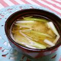 赤い電話's cooksnap of when they made えのきとネギの味噌汁.