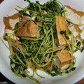 あるっこ's cooksnap of when they made 厚揚げと豆苗の胡麻ドレッシング炒め.