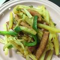 ymmtmai's cooksnap of when they made ✿じゃがピーとウインナーの細切り炒め✿.