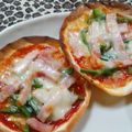 民明書房's cooksnap of when they made 余り物で簡単☆餃子の皮ピザ♪.