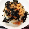 まん☆まる's cooksnap of when they made ＊鮭フレークの簡単丼＊一人ランチに♪.