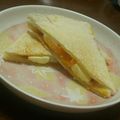 すばぴー's cooksnap of when they made 卵とチーズのホットサンド.