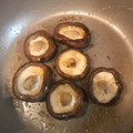 こつゆ514's cooksnap of when they made 簡単焼くだけ♡激ウマ！椎茸バター醤油焼き.